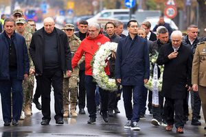 Criticat pentru că s-a îmbrăcat în roșu la înmormântarea lui Emeric Ienei, Mihai Stoichiță a explicat ce a dorit: „Despre asta era vorba”