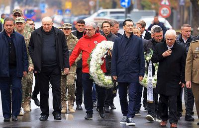 Criticat pentru că s-a îmbrăcat în roșu la înmormântarea lui Emeric Ienei, Mihai Stoichiță a explicat ce a dorit: „Despre asta era vorba”