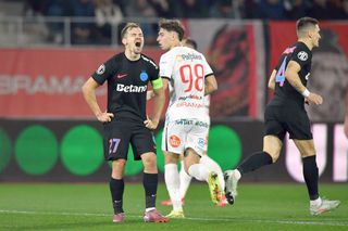 Hermannstadt - FCSB, meci cu desfășurare ULUITOARE » Haosul generat de Becali aduce 6 goluri și un „roșu” prostesc! Clasamentul dă fiori campioanei