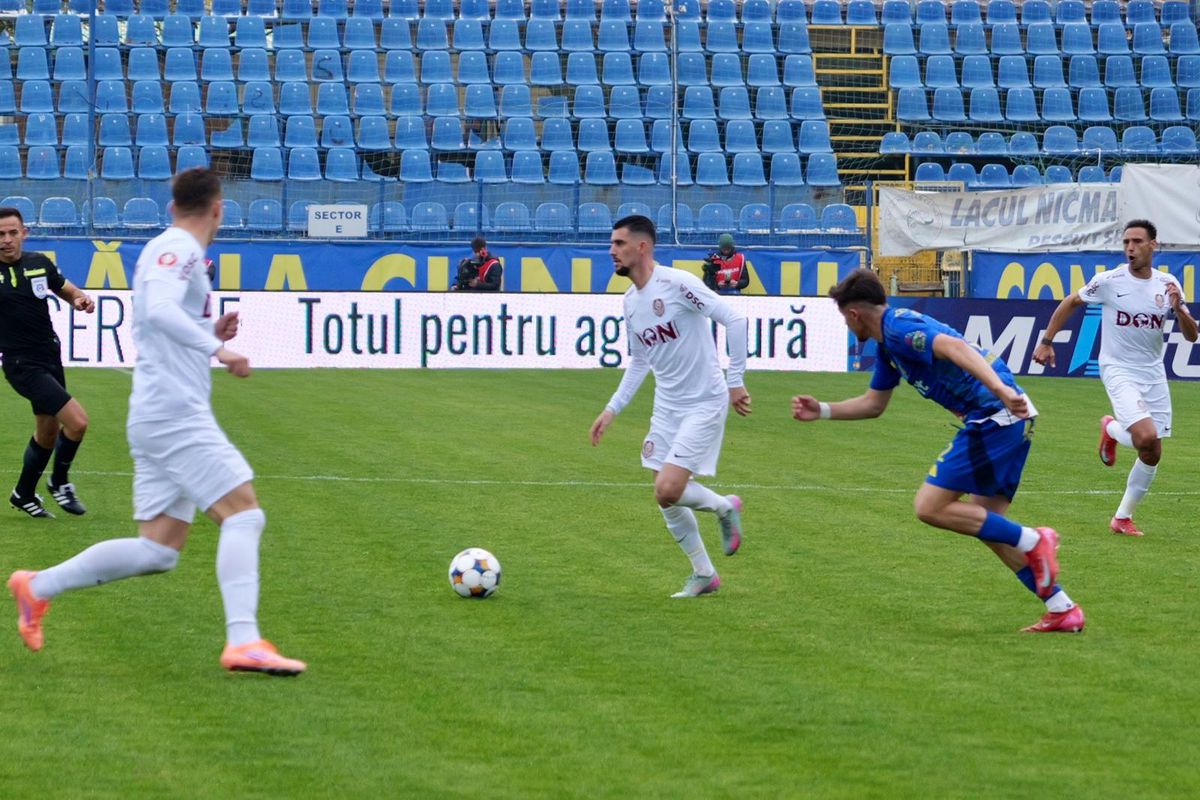 Cuvinte reprobabile aruncate în parcare, după Slobozia - CFR Cluj: „Băi bulangiule! Cine-s ăștia?” » LPF a văzut imaginile pe GSP și a reacționat imediat: „SUSPENDAT până la finalul sezonului regulat”