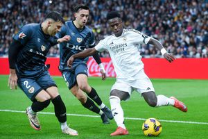 Rayo Vallecano - Real Madrid, meci de gală pentru Andrei Rațiu în La Liga