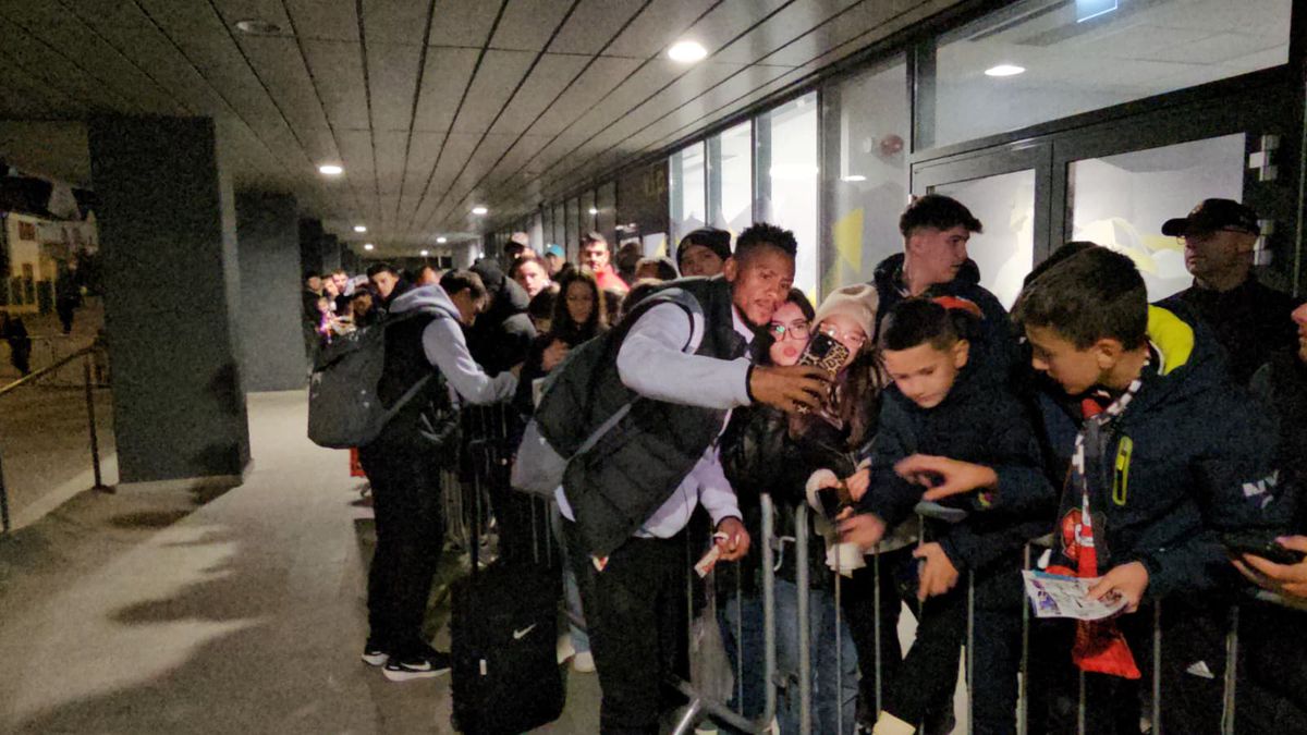 Ce s-a întâmplat la Sibiu după semieșecul lui FCSB: „Rămâi aici!” » Întâlnire emoționantă pentru titularul campioanei: „Ai grijă, mamă!”