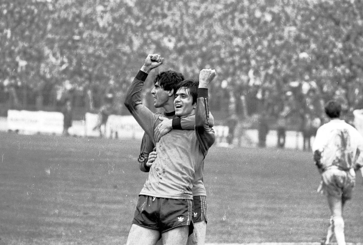 21 de ani de la ultimul meci european pentru Lăcătuș. Ce recorduri fenomenale a stabilit "Fiara"