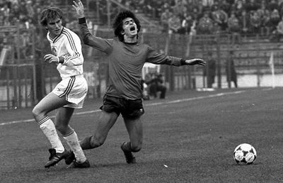 21 de ani de la ultimul meci european pentru Lăcătuș. Ce recorduri fenomenale a stabilit "Fiara"