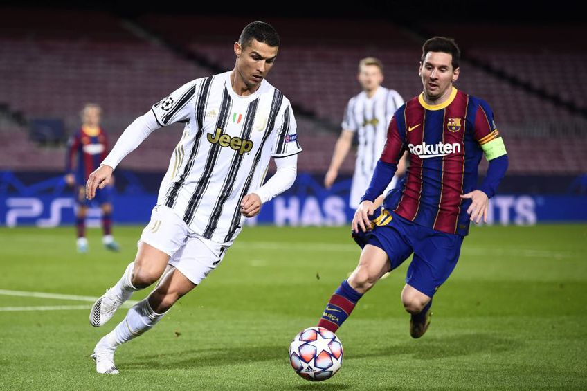 Juventus a învins-o aseară pe Barcelona, scor 3-0, și a obținut primul loc în grupa G din Champions League. Evident, toți ochii au fost pe duelul dintre Cristiano Ronaldo și Leo Messi.