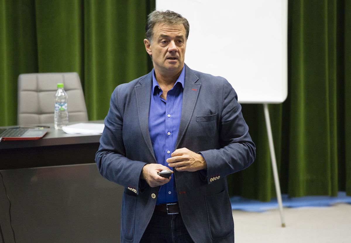 EXCLUSIV » Kyros Vassaras i-a somat pe arbitrii români să nu-l susțină public pe Sebastian Colțescu, după scandalul de la PSG - Bașakșehir!