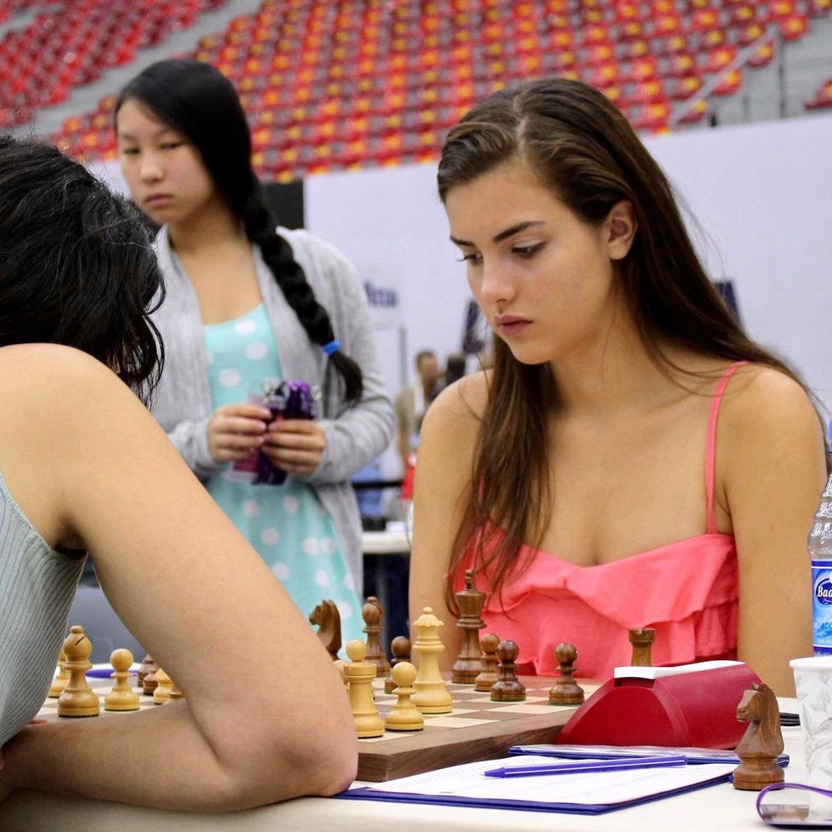 FOTO Superba Alexandra Botez e revelația șahului american după succesul serialului „The Queen's Gambit”