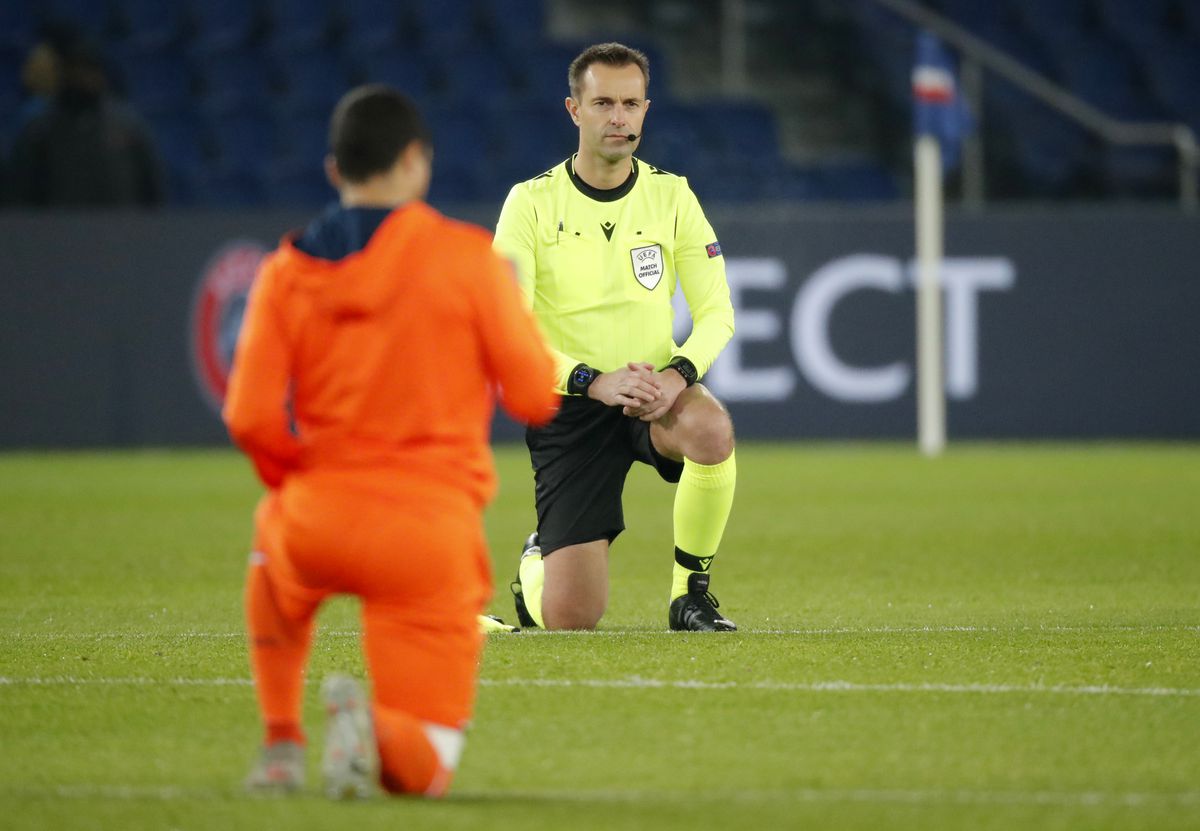 VIDEO + FOTO Protest împotriva rasismului înainte de restartul din PSG - Bașakșehir! Neymar și-a stăpânit cu greu emoțiile