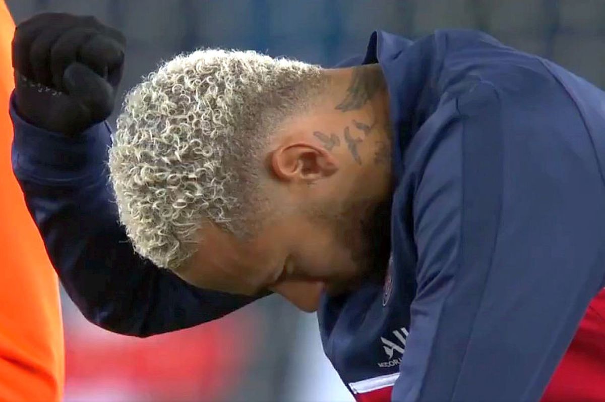 VIDEO + FOTO Protest împotriva rasismului înainte de restartul din PSG - Bașakșehir! Neymar și-a stăpânit cu greu emoțiile