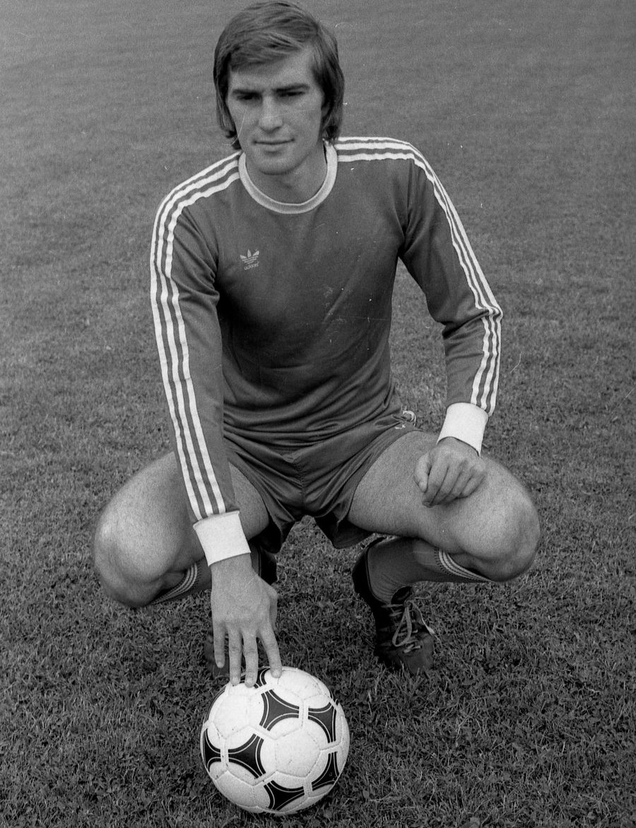 Stenograme incredibile: cum negocia Craiova Maxima vânzarea de meciuri! Cămătaru: „Mi-a dat zece «garoafe»” + „«Materialul» e la Ștefănescu!” » Reacția: „Să fie de capu' lor!”