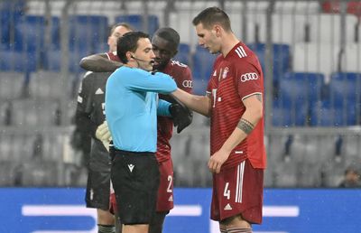 Nota 2 pentru Hațegan după Bayern - Barcelona » Ce au remarcat nemții