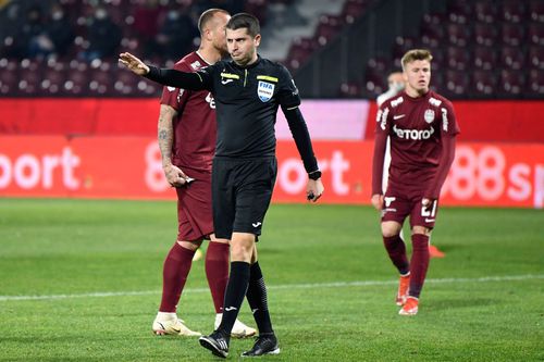 5 mari greșeli de arbitraj s-au comis împotriva CFR Cluj // foto: Imago Images