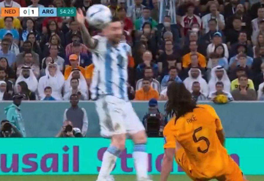 Hențul comis de Lionel Messi în minutul 55 „De ce nu a fost eliminat? Pentru că e Messi” » Revoltă pentru faza controversată în care arbitrul l-a iertat pe Messi