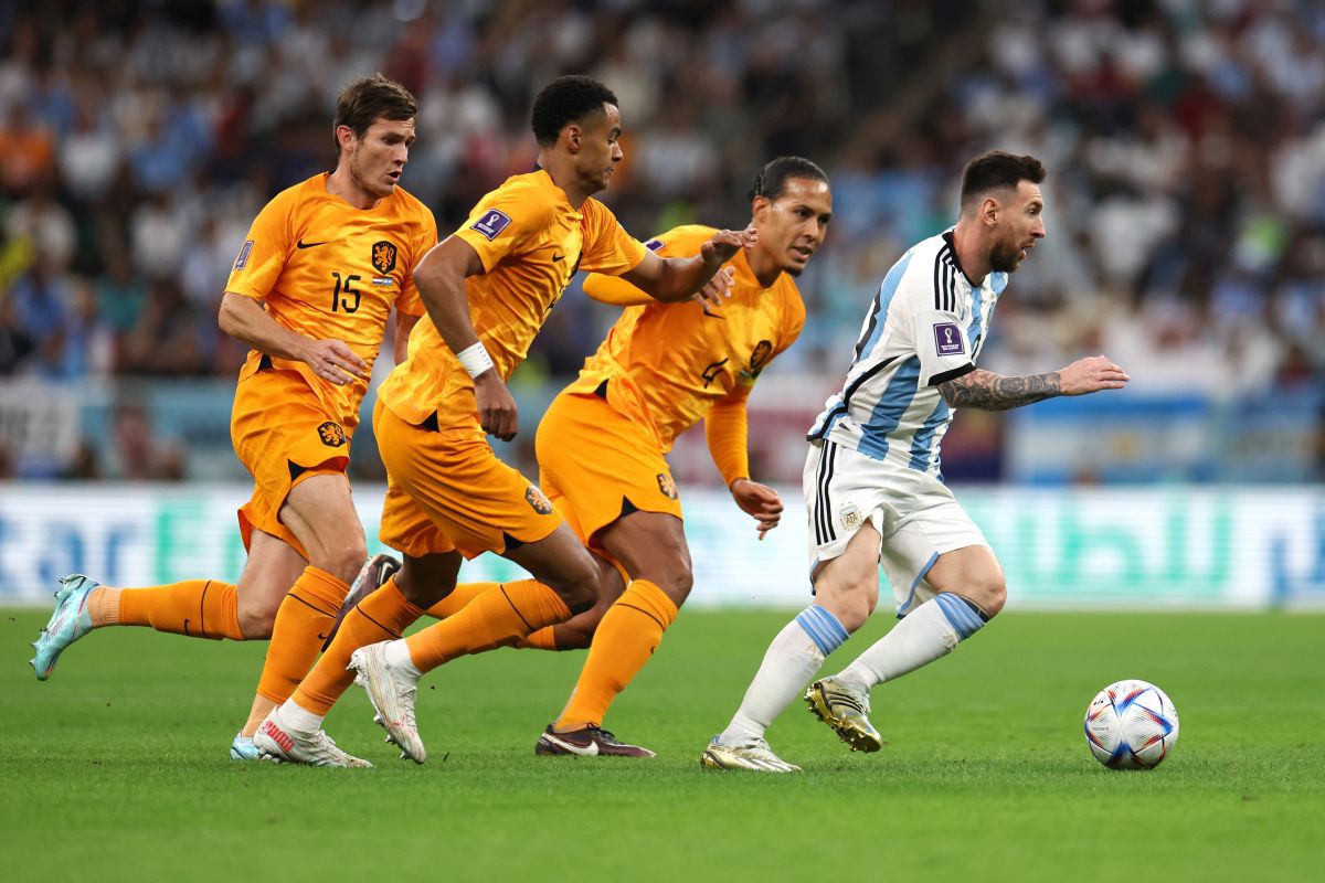 Ploaie de galbene în Țările de Jos - Argentina! Ce spune regulamentul FIFA în privința avertismentelor la Campionatul Mondial