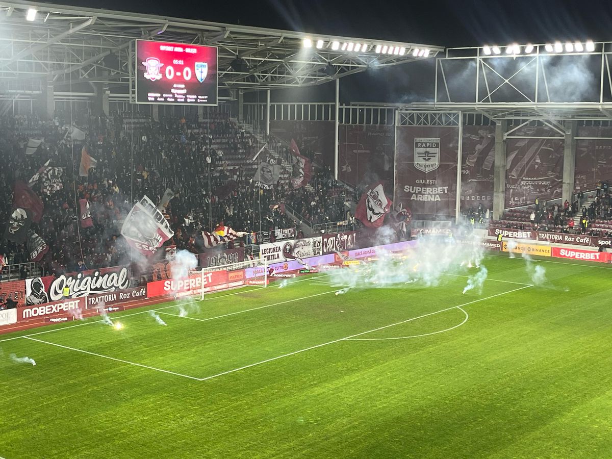 S-au aruncat torțe și petarde în Rapid - FC Voluntari
