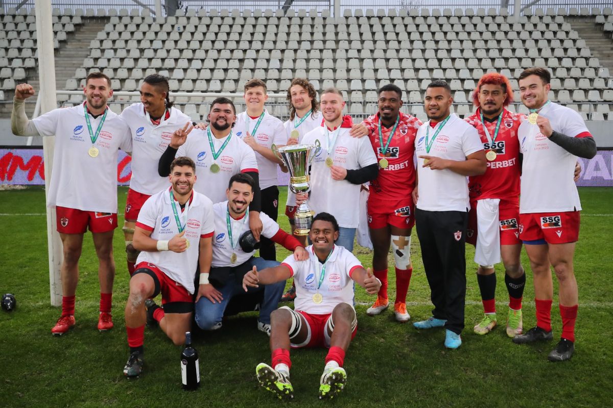 „Cătălin Hîldan înseamnă Dinamo!” » Moment special după ce „buldogii” au luat titlul la rugby: familia „Unicului Căpitan” s-a reunit pe gazon