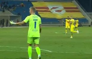Cel mai stupid penalty vine din Arabia Saudită » O fază identică s-a întâmplat și în Liga 1, cu Petrescu pe bancă: „Era foc și pară, nu știu cum am scăpat!”