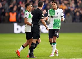 Arbitrajul din Premier League lovește din nou » După câte minute s-a decis verificarea la VAR a unei faze în Crystal Palace - Liverpool