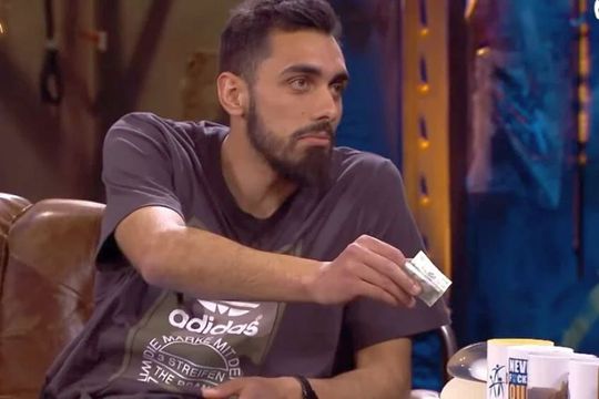 În 2019, Borja a scos din portofel o bancnotă de 1 leu în timpul unei emisiuni