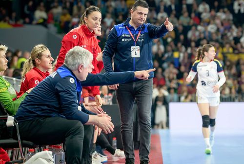 Florentin Pera (44 de ani), selecționerul naționalei de handbal feminin a României, a analizat victoria obținută în fața Japoniei, scor 32-28, una care păstrează șanse la calificarea în „sferturile” Campionatului Mondial.