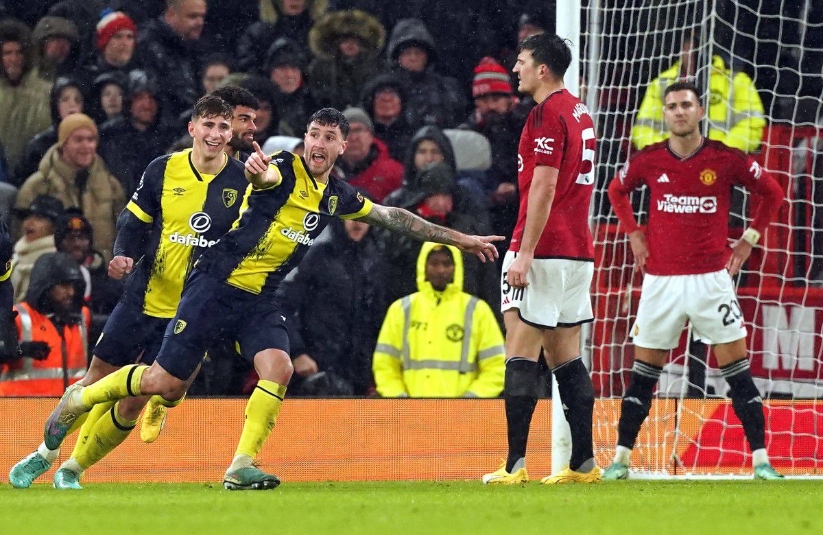 Manchester United, ce rușine! Pulverizată pe Old Trafford de Bournemouth » Ten Hag riscă să nu prindă Crăciunul!