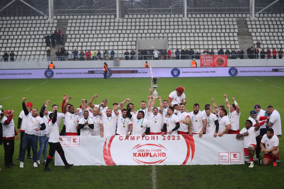 „Cătălin Hîldan înseamnă Dinamo!” » Moment special după ce „buldogii” au luat titlul la rugby: familia „Unicului Căpitan” s-a reunit pe gazon