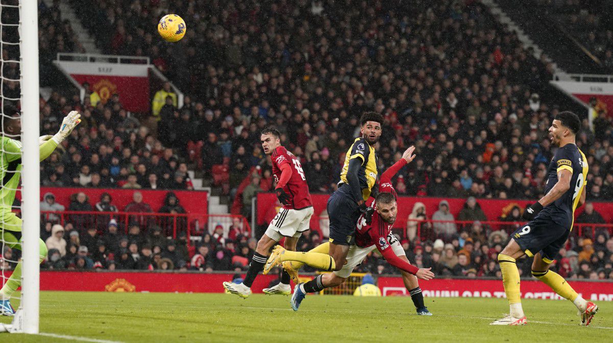 Manchester United, ce rușine! Pulverizată pe Old Trafford de Bournemouth » Ten Hag riscă să nu prindă Crăciunul!