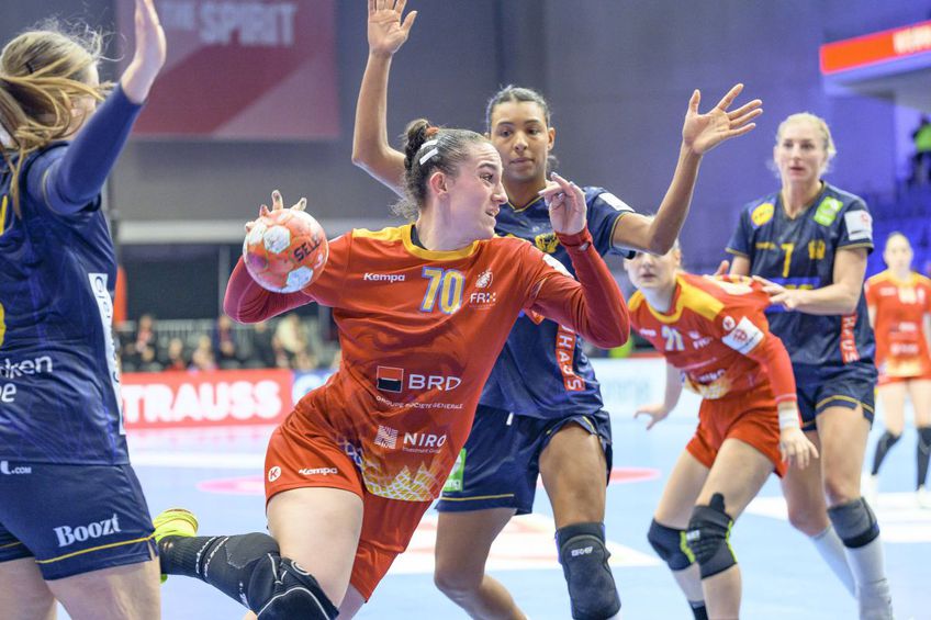 Andreea Popa, în acțiune la România - Suedia de la Euro 2024 de handbal feminin / FOTO: Imago