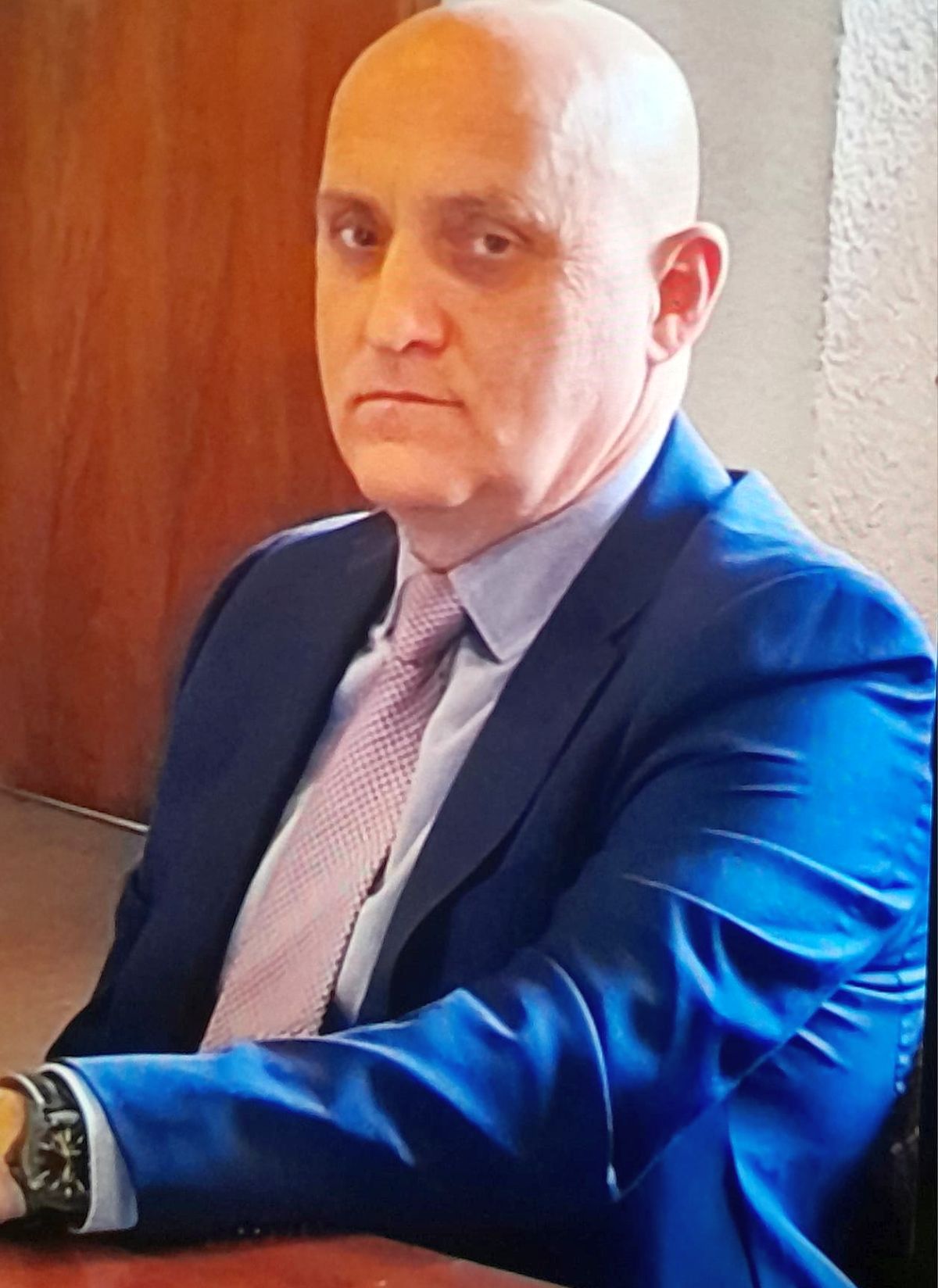 Horațiu Potra, temutul mercenar din Legiunea Străină. A candidat la primăria Mediaș și promitea că o va salva pe Gaz Metan