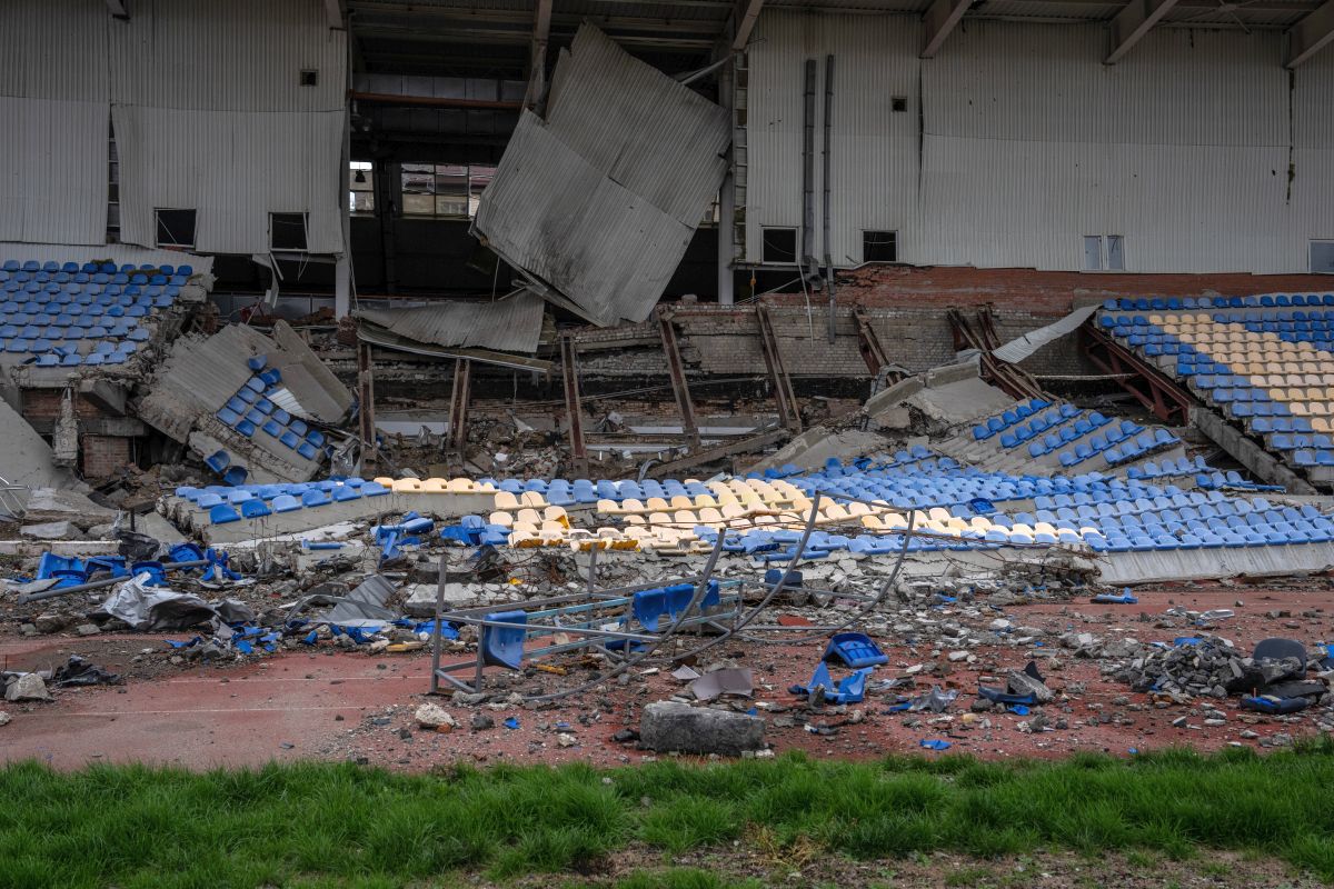 Stadioanele din Ucraina se degradează pe zi ce trece » Incredibil cum au ajuns să arate din cauza războiului declanșat de Rusia: 77 dintre ele au fost atinse de bombe și rachete!