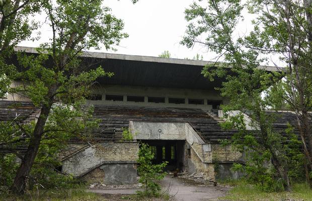 Imagini ca din filmele de groază la stadionul-fantomă din Pripyat, la 40 de ani de la dezastrul nuclear de la Cernobîl