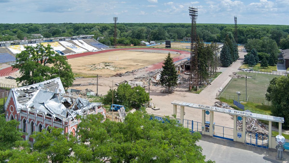 Stadioanele din Ucraina se degradează pe zi ce trece » Incredibil cum au ajuns să arate din cauza războiului declanșat de Rusia: 77 dintre ele au fost atinse de bombe și rachete!