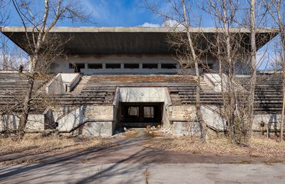 39 de ani de la Cernobîl, dezastrul care ne-a afectat pe toți » Cum arată acum stadionul-fantomă din Pripyat + Ce a pățit Cornel Dinu atunci: „Aveam o arsură puternică pe piele”