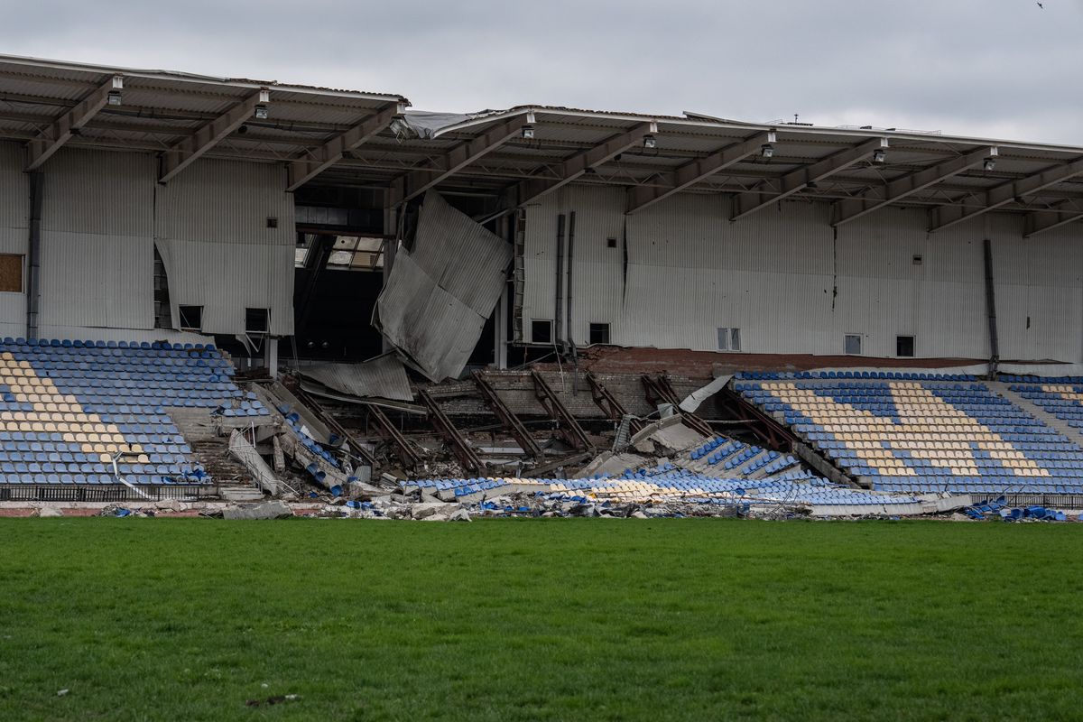 Stadioanele din Ucraina se degradează pe zi ce trece » Incredibil cum au ajuns să arate din cauza războiului declanșat de Rusia: 77 dintre ele au fost atinse de bombe și rachete!