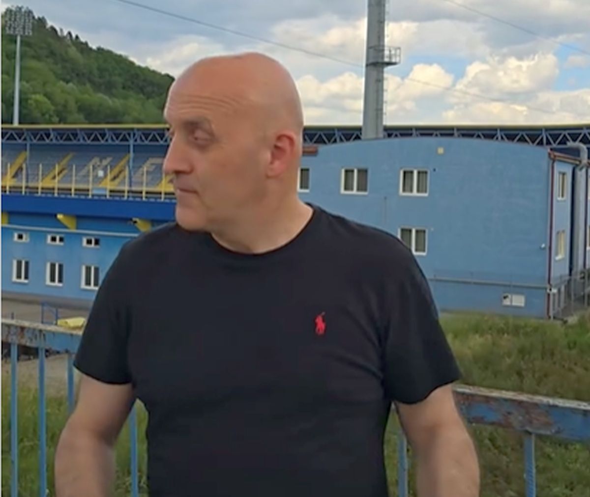 Horațiu Potra, temutul mercenar din Legiunea Străină. A candidat la primăria Mediaș și promitea că o va salva pe Gaz Metan