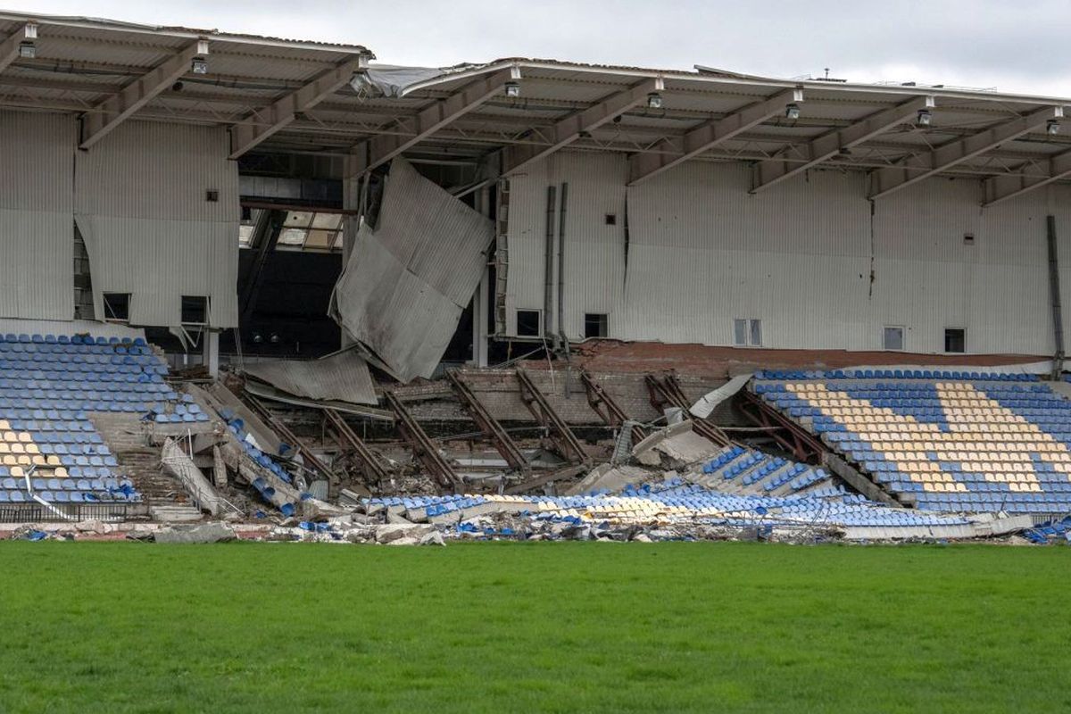 Stadioanele din Ucraina se degradează pe zi ce trece » Incredibil cum au ajuns să arate din cauza războiului declanșat de Rusia: 77 dintre ele au fost atinse de bombe și rachete!