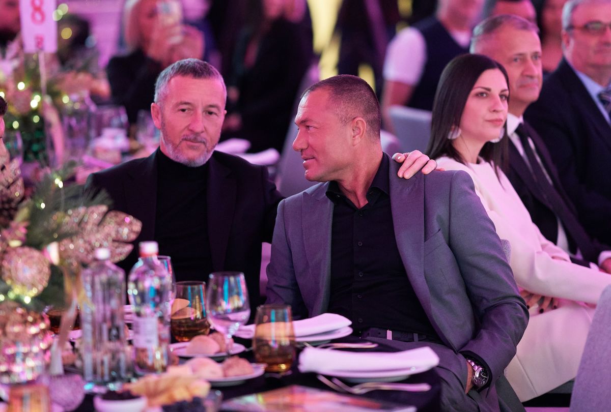 De la Șumudică la Karamoko » Antrenorii și fotbaliștii s-au întrecut aseară în ținute inedite