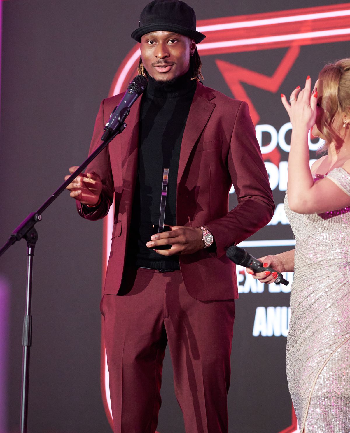 De la Șumudică la Karamoko » Antrenorii și fotbaliștii s-au întrecut aseară în ținute inedite