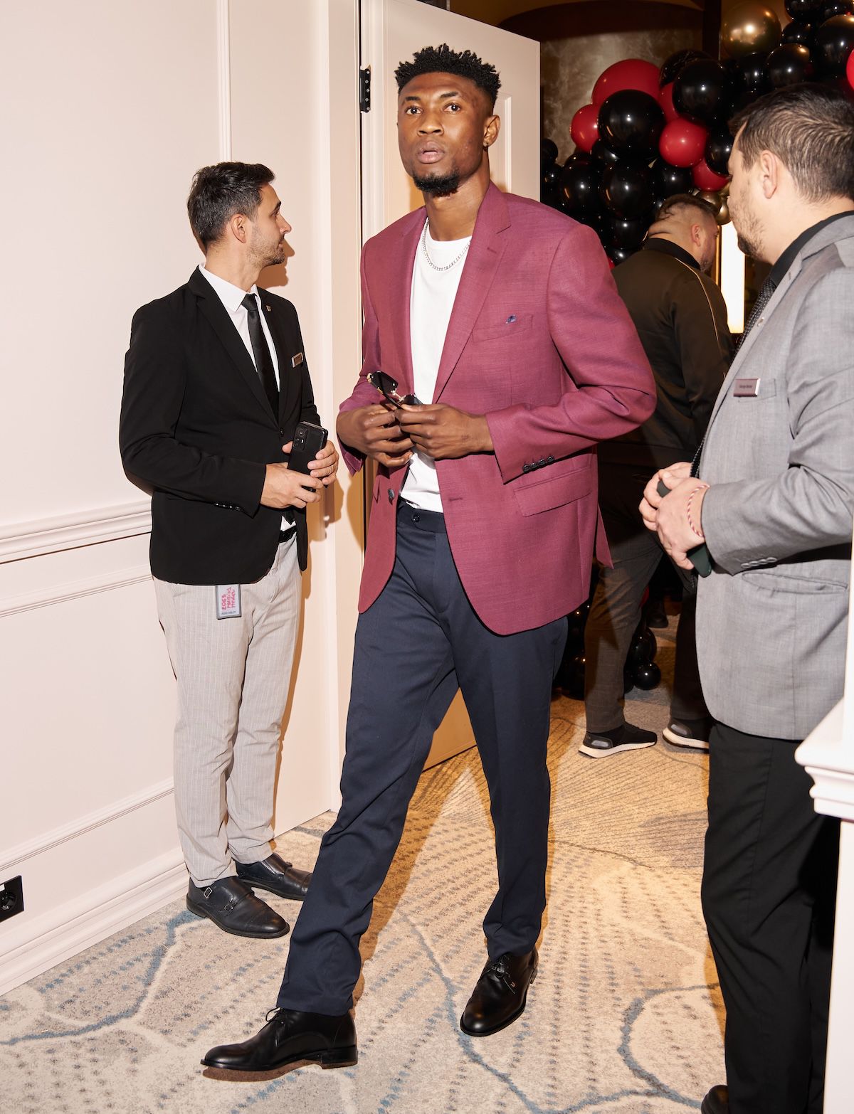 De la Șumudică la Karamoko » Antrenorii și fotbaliștii s-au întrecut aseară în ținute inedite