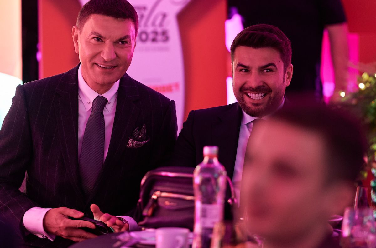 De la Șumudică la Karamoko » Antrenorii și fotbaliștii s-au întrecut aseară în ținute inedite