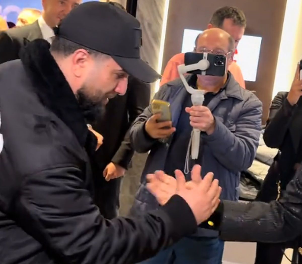 De pe TikTok, în viața reală » Gigi Becali a dat nas în nas cu manelistul Tzancă Uraganu și nu s-a putut abține