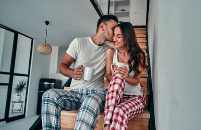 Cum să îți alegi pijamalele pentru un somn sănătos? 8 recomandări utile