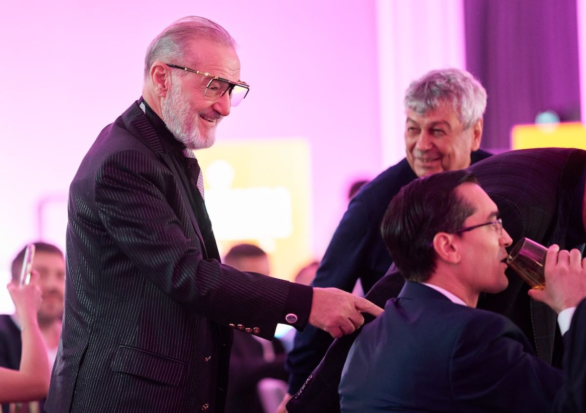 De la Șumudică la Karamoko » Antrenorii și fotbaliștii s-au întrecut aseară în ținute inedite