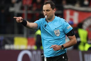 UEFA a delegat la FCSB - Feyenoord un arbitru care a fost implicat în două dintre cele mai rușinoase înfrângeri suferite de roș-albaștri