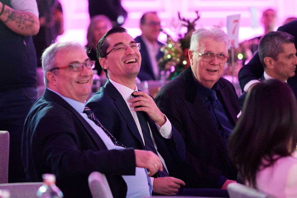 Apariții spectaculoase ale personalităților din fotbalul românesc