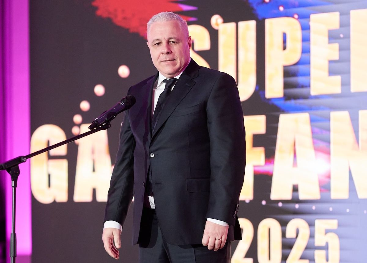 De la Șumudică la Karamoko » Antrenorii și fotbaliștii s-au întrecut aseară în ținute inedite