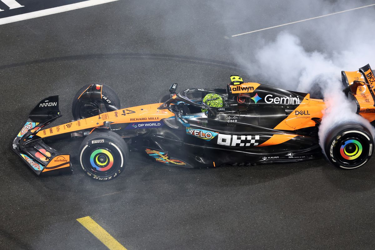 Designul creat special de fani pentru Velo si echipa McLaren de Formula 1 în centrul atenției