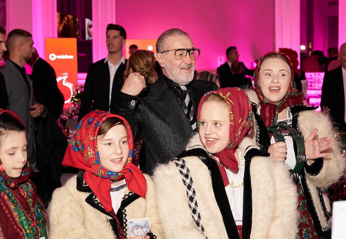 Gigi Becali a dat nas în nas cu manelistul Tzancă Uraganu