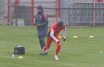 Jamal Musiala se recuperează cu un aparat de 18.000 de euro