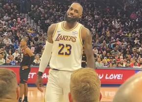 Un fan l-a ironizat pe LeBron James: „Ai rămas fără păr” » A urmat un răspuns brutal în timpul meciului
